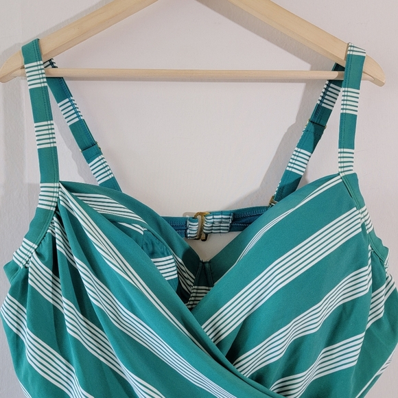 Terra Sky Green White Stripes Pleated One Piece Swimsuit 1X Underwire Resort - Picture 7 of 12